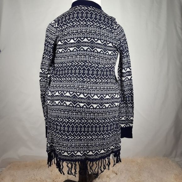 Charlotte Russe edge long sleeve fringe geometric print navy white small acrylic - Picture 4 of 11